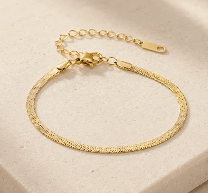 Golden Thread Bracelet | 18k Gold-Plated Waterproof Bracelet