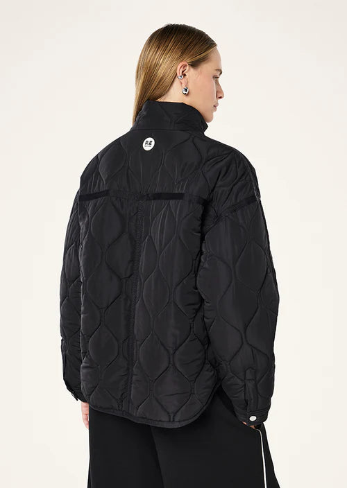 Surge quilt jacket in black